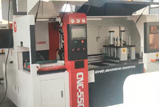 三軸無尾料切鋁機(jī)